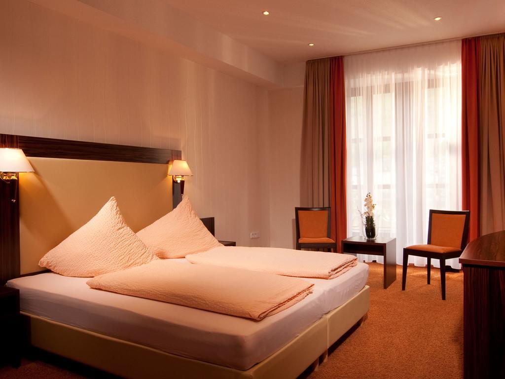 Beim Weinbauer Hotel Cochem Ruang foto
